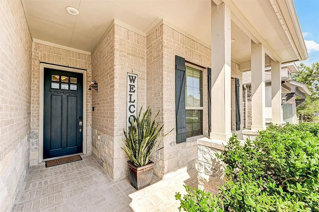 3 bed, 2.5 bath, 2196 sqft, $3,250 — Photo 2