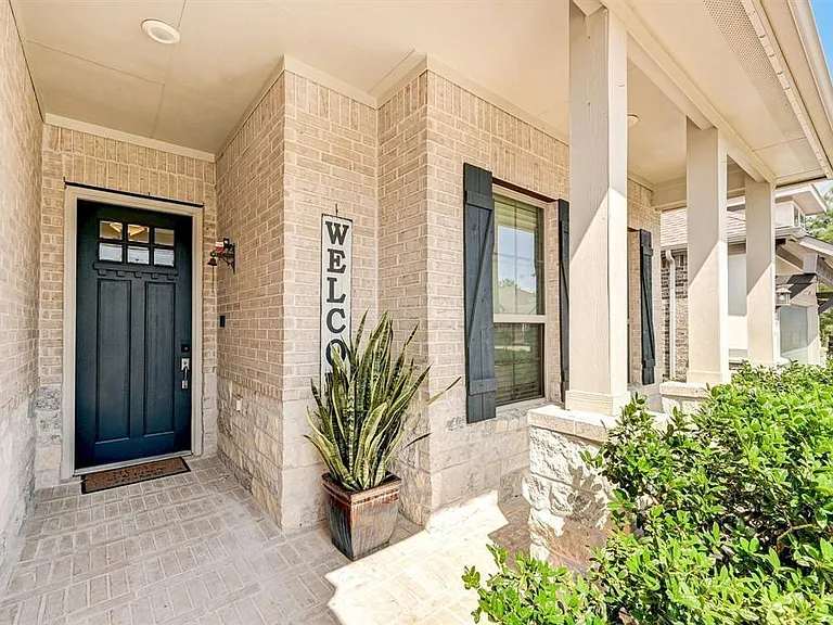 4221 Davis Oak Dr — Photo 2