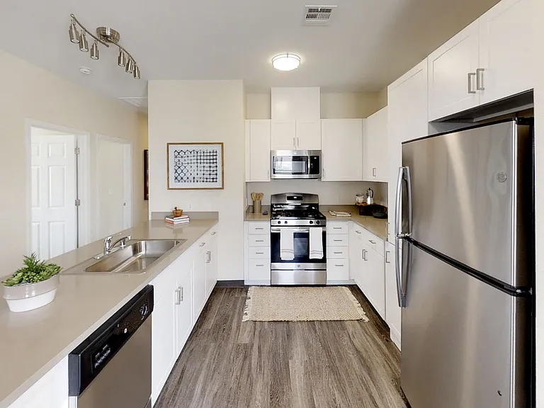 VIDA LUXURY APARTMENTS — Photo 10