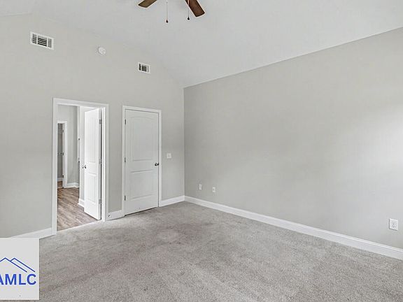 3rd image of 404 Talmadge Rd