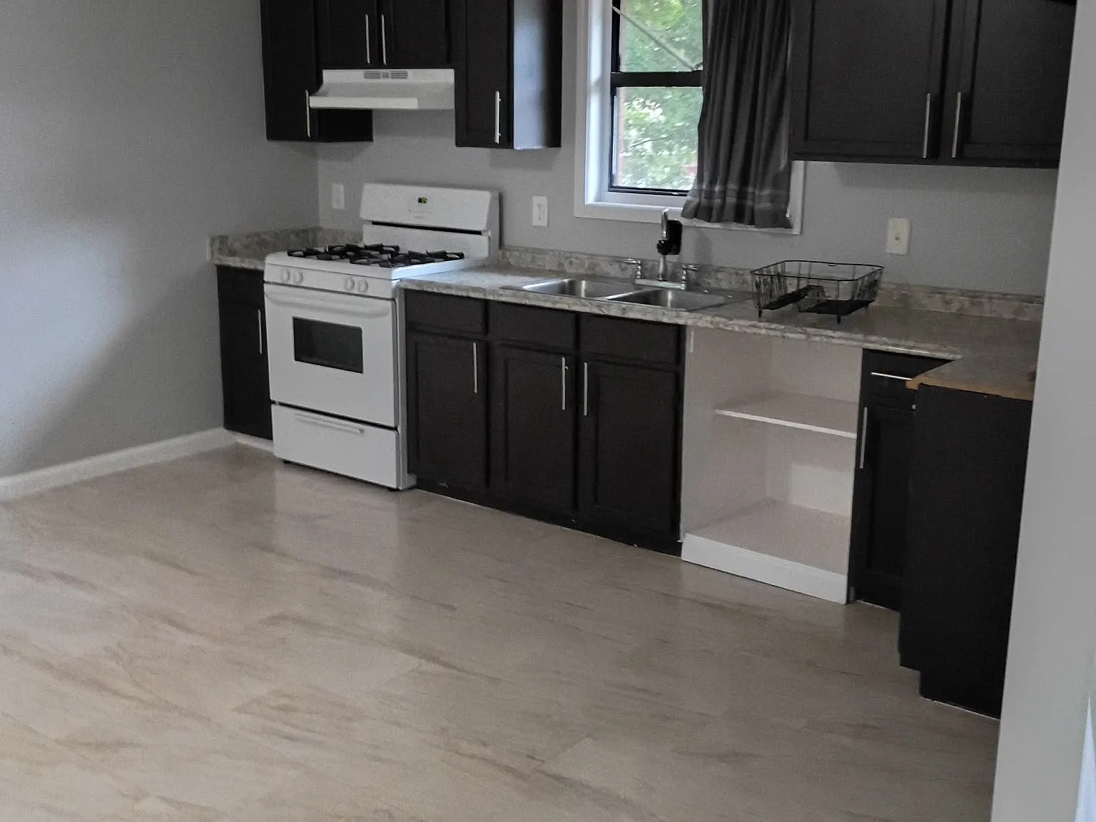 150-152 Forest Place - 152 — Photo 3