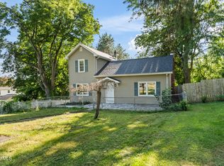 5 Chester Ct, Troy, NY 12182
