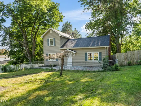5 Chester Court, Troy, NY 12182