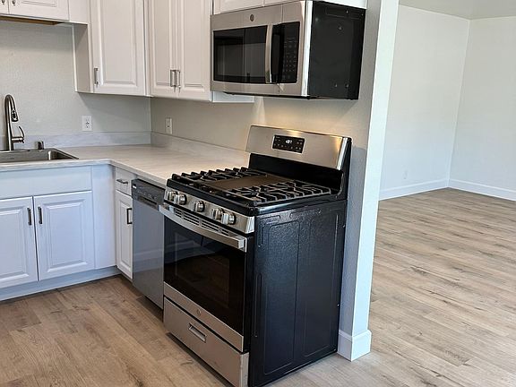 4th image of 888 Verano Ave