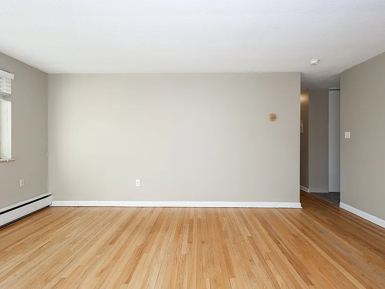 Kent Apartments — Photo 56