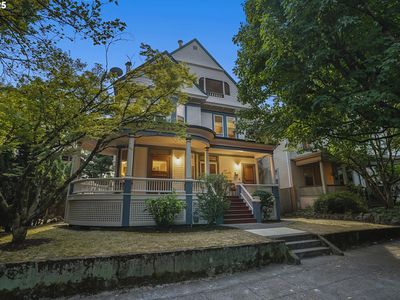 2368 NW Lovejoy St, Portland, OR, 97210