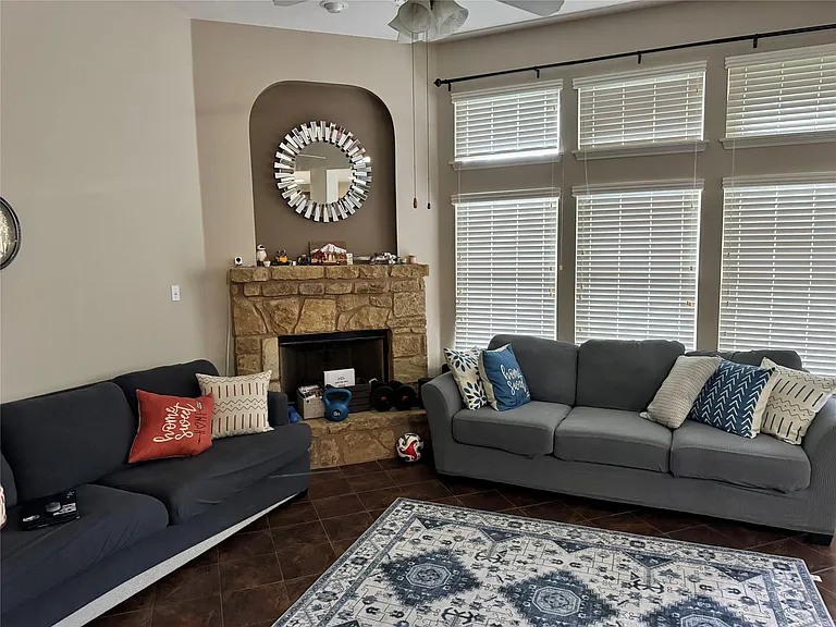 112 Latitude Ln — Photo 4