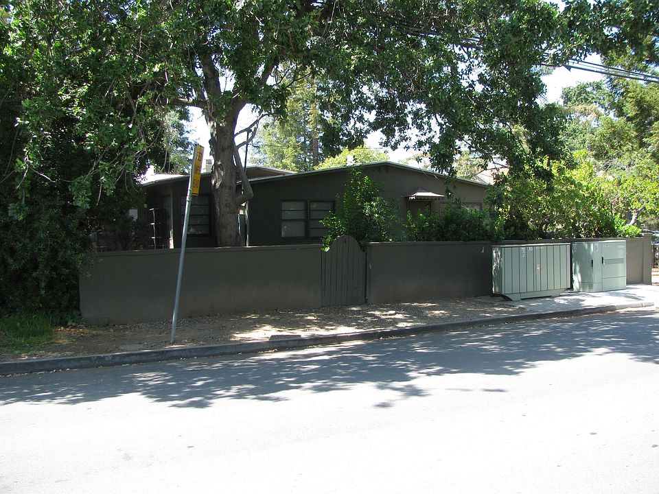 1st image of 612 Cambridge Ave APT 4