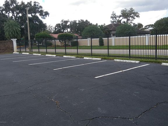 5th image of 585 Shadow Wood Ln #113