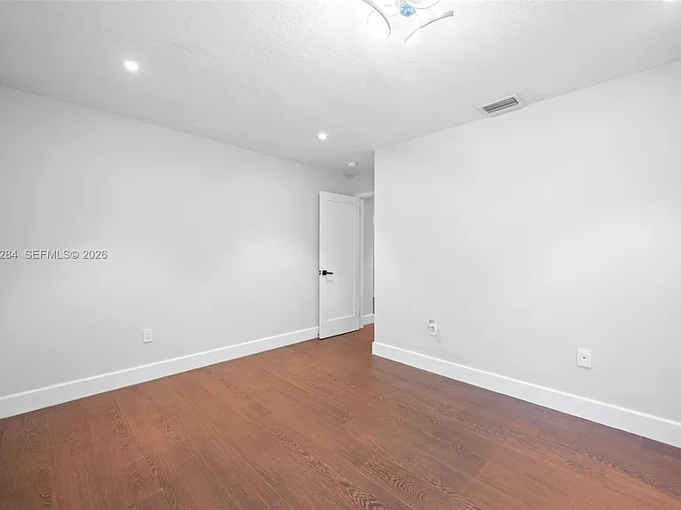 16440 Ruby Lk — Photo 21