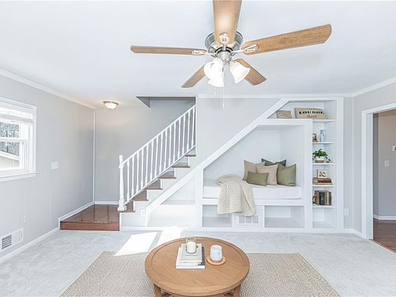 4th image of 1231 Sanden Ferry Dr