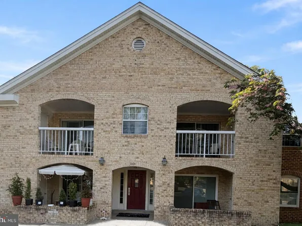 5804 Cove Landing Rd APT 201, Burke, VA 22015