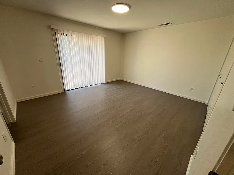 2024 Little Oak Way — Photo 8