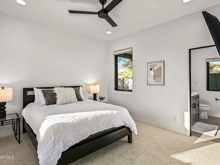 10029 E Calle De Las Brisas — Photo 49