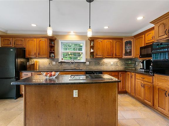 5th image of 11 Frederiks Ln