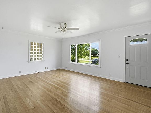 5th image of 10110 S Shepard AVENUE