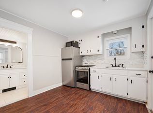 849 Tower Hill Rd APT 2, North Kingstown, RI 02852