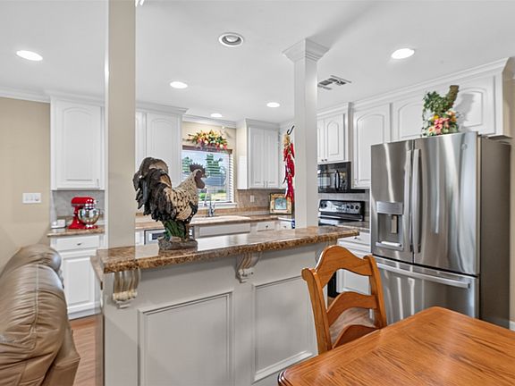 4th image of 9031 Cottage Ridge Dr