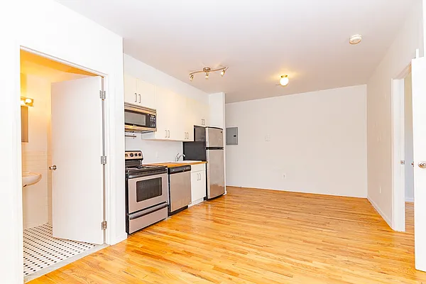 Rented by MySpaceNYC | media 14