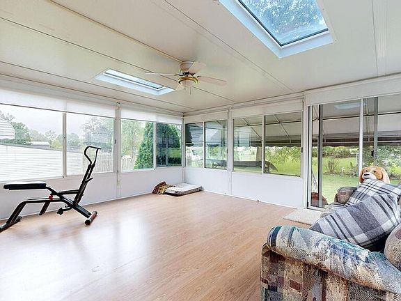 5th image of 393 Vernon Rd