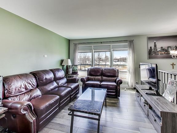 4th image of 7729 Janes Ave