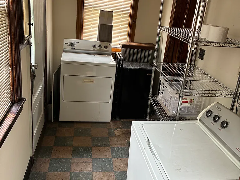 410 Polk St — Photo 6