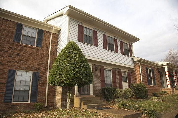 1st image of 219 Brentwood Poin
