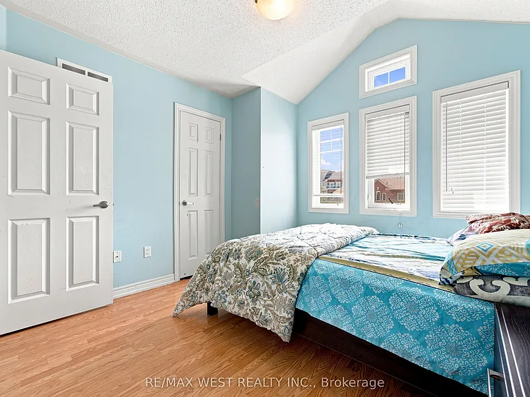 35 Sky Harbour Dr — Photo 25