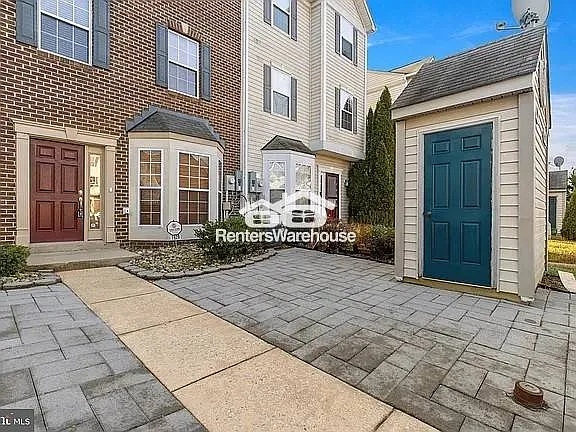1929 Gardenia Ct — Photo 6