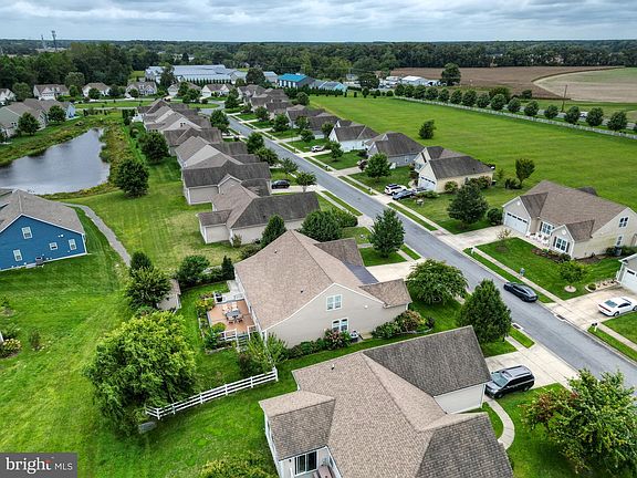 5th image of 18932 Riverwalk Dr
