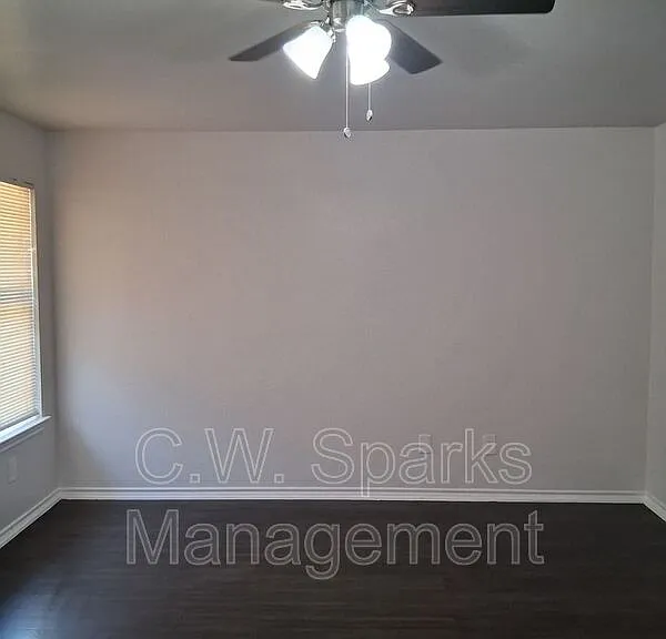 13651 Biggs St — Photo 2