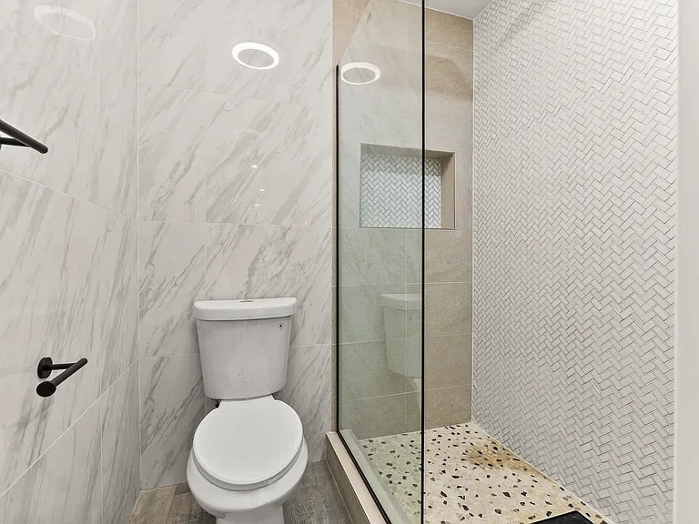 Leyden Apartments — Photo 29