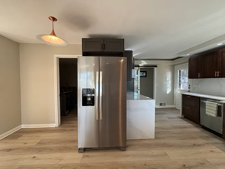 457 S Ventu Park Rd — Photo 6