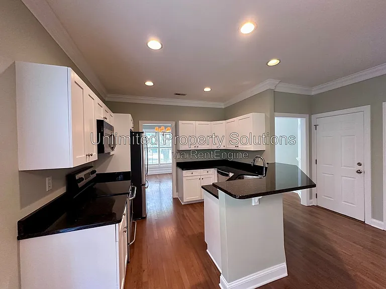 5009 Whitner Dr — Photo 5