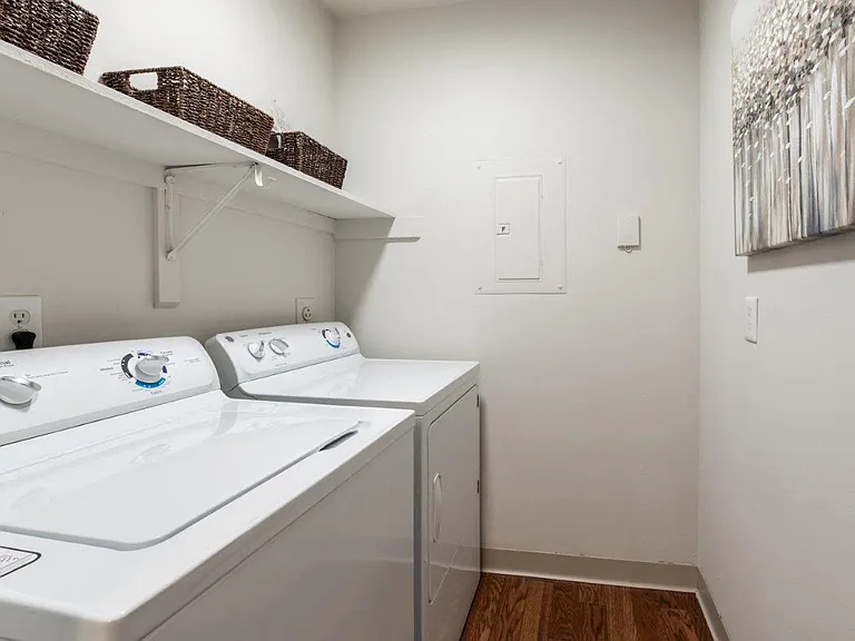 Cobblestone Grove Apartment Homes — Photo 10
