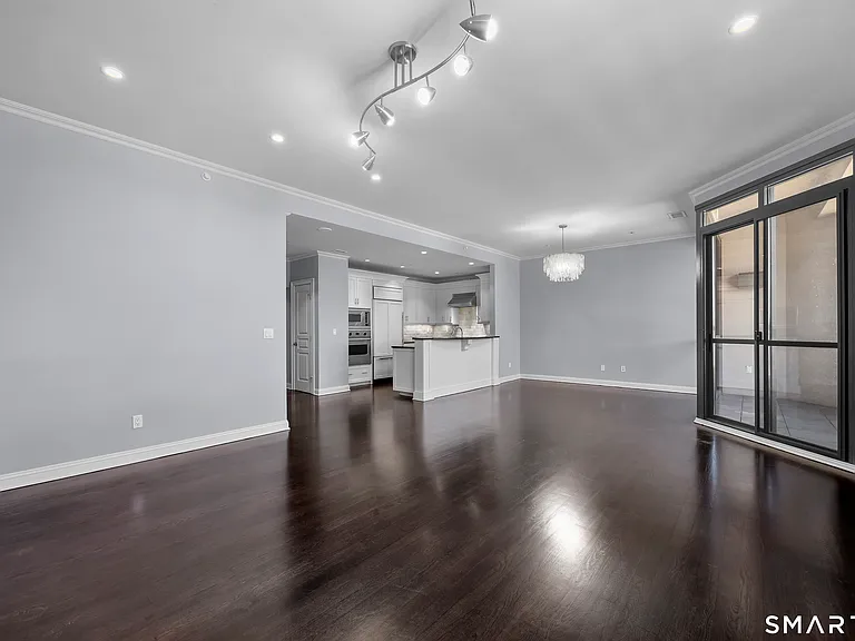 100 Parrott Dr #1106 — Photo 5