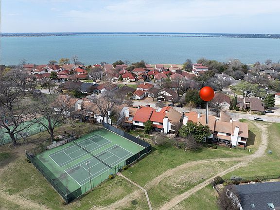 2nd image of 3019 Lakeside Dr