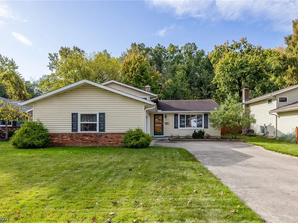 22555 Bard Ave, Fairview Park, OH 44126