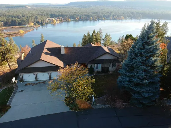 10725 W Lakeside Ln, Nine Mile Falls, WA 99026