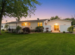 104 Baehr St, Cecil, WI 54111