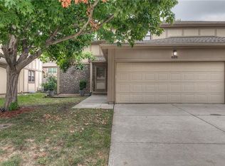 9644 Reeder Pl, Overland Park, KS 66214