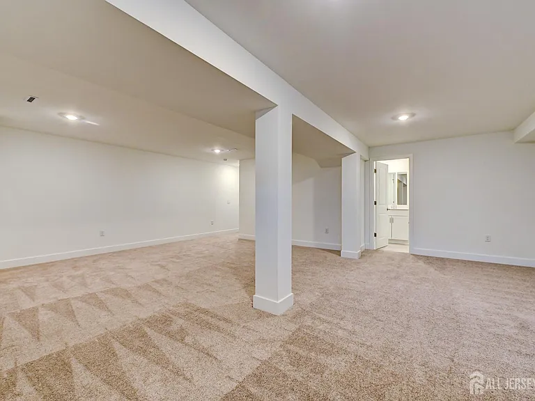 13 Griffin Ln — Photo 42