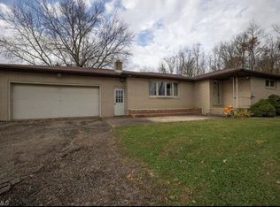 305 Wainwright Rd SW, New Philadelphia, OH 44663