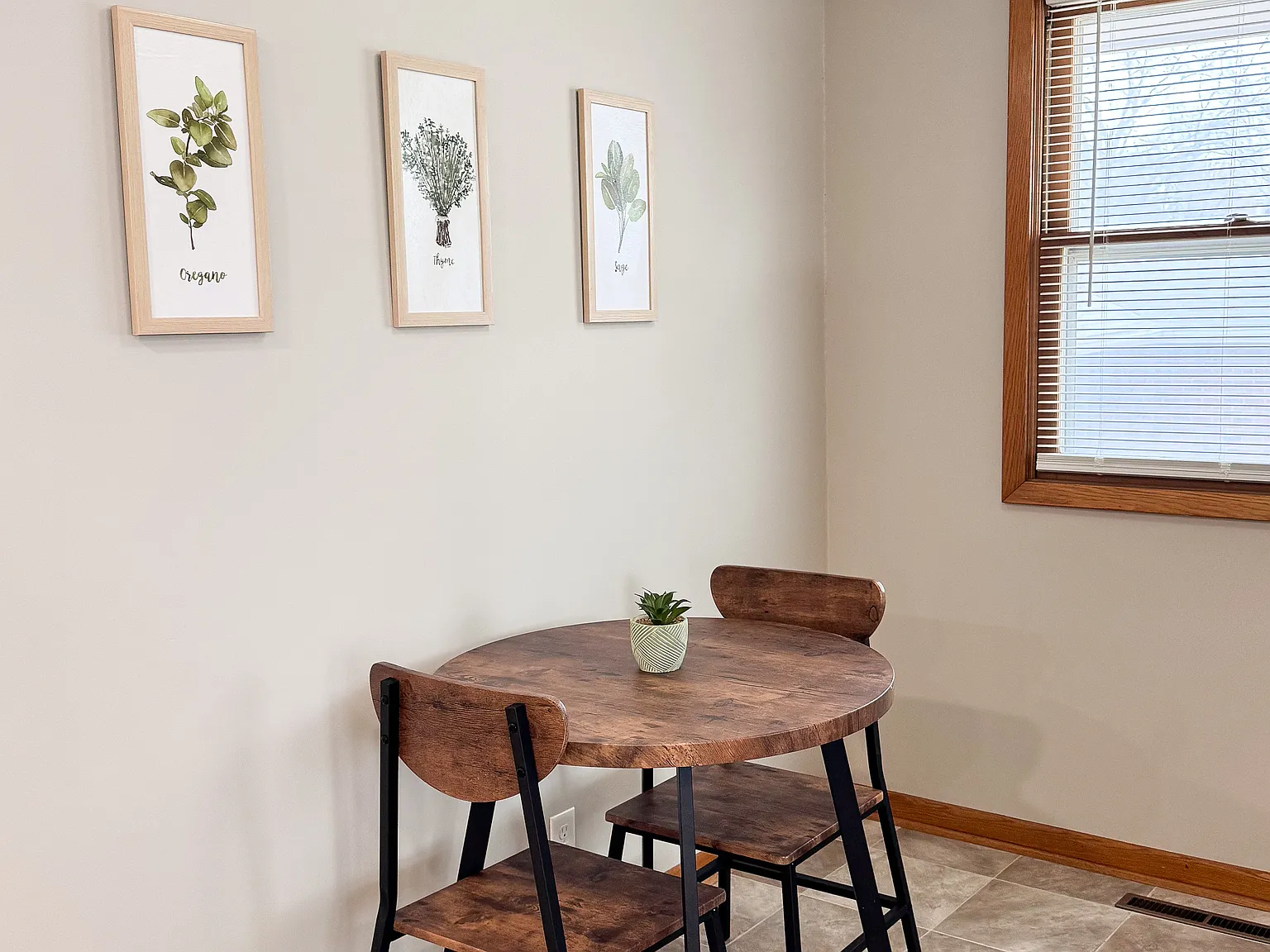 2 bed, 612 sqft, $1,995 — Photo 3