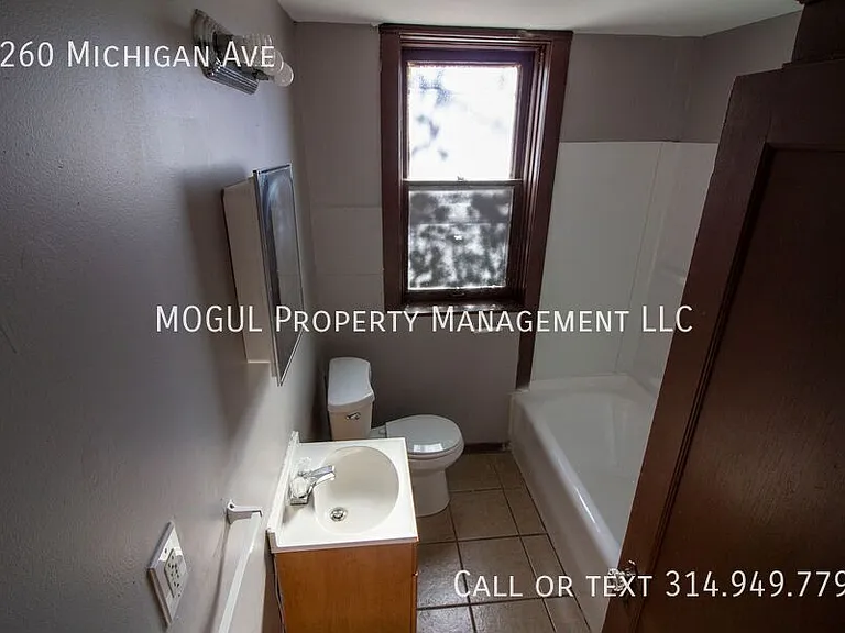 3260 Michigan Ave — Photo 7