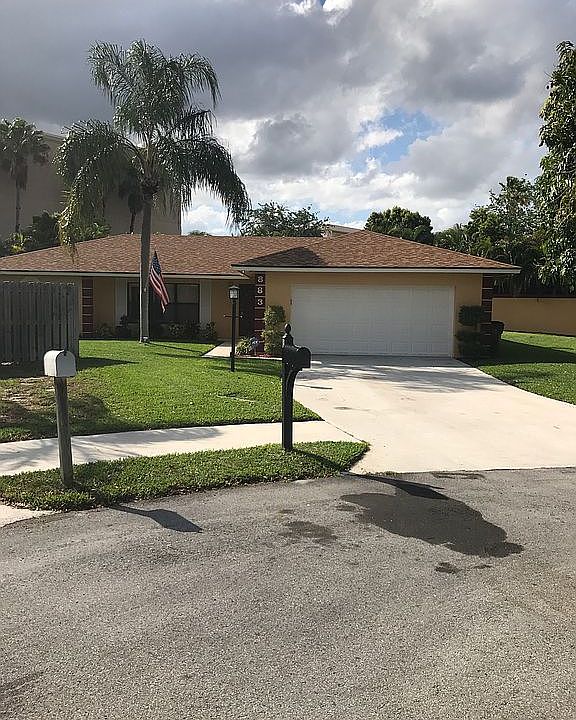 1st image of 883 SE 13th St
