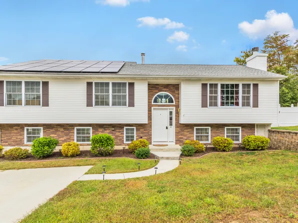 4 Wintergreen Lane, Naugatuck, CT 06770