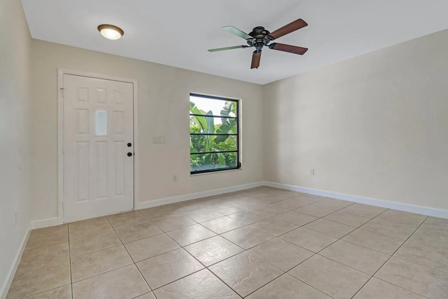 2 bed, 900 sqft, $2,300 — Photo 4