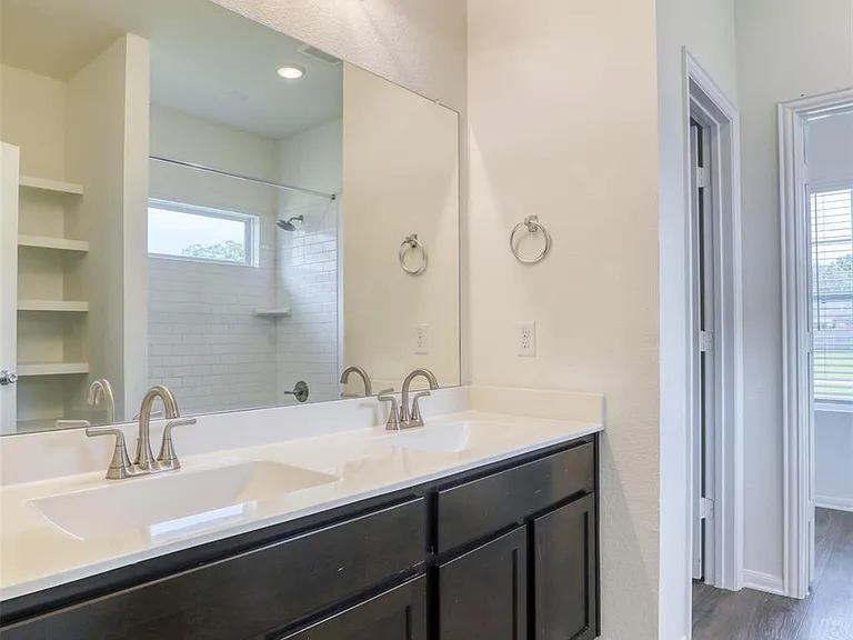 407 Magnolia St — Photo 14
