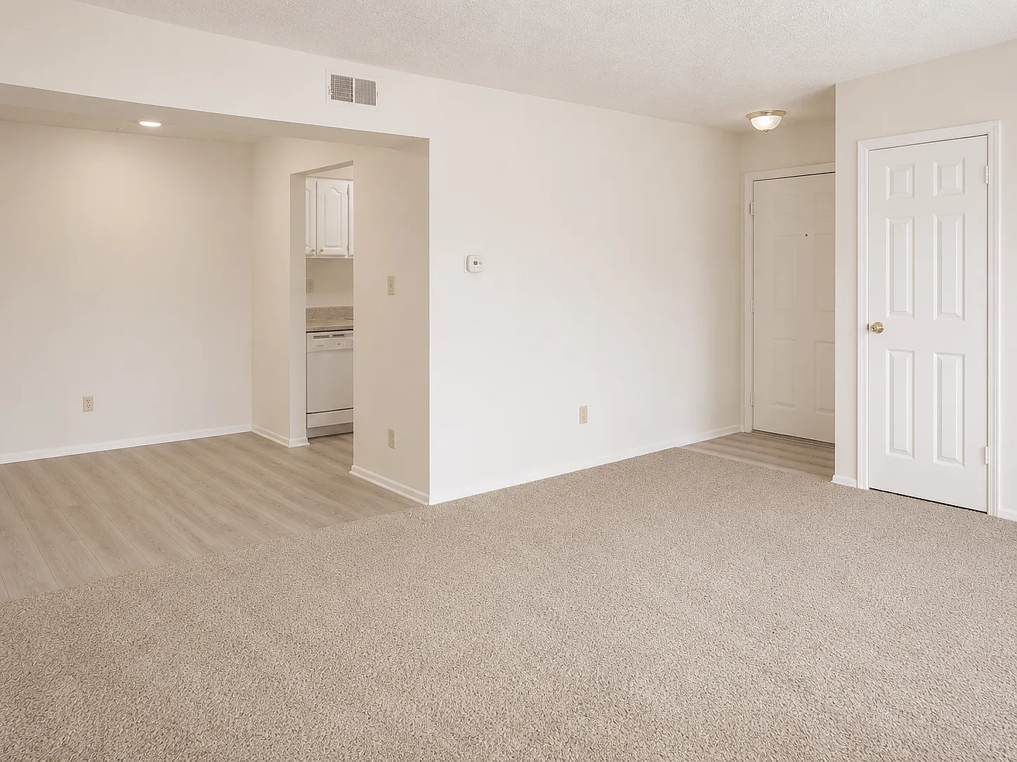 Waterstone Place Apartments — Photo 4